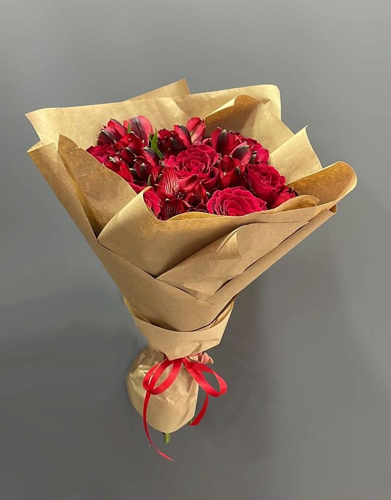 Букет цветов из: Альстромерии и Розы в Крыловской