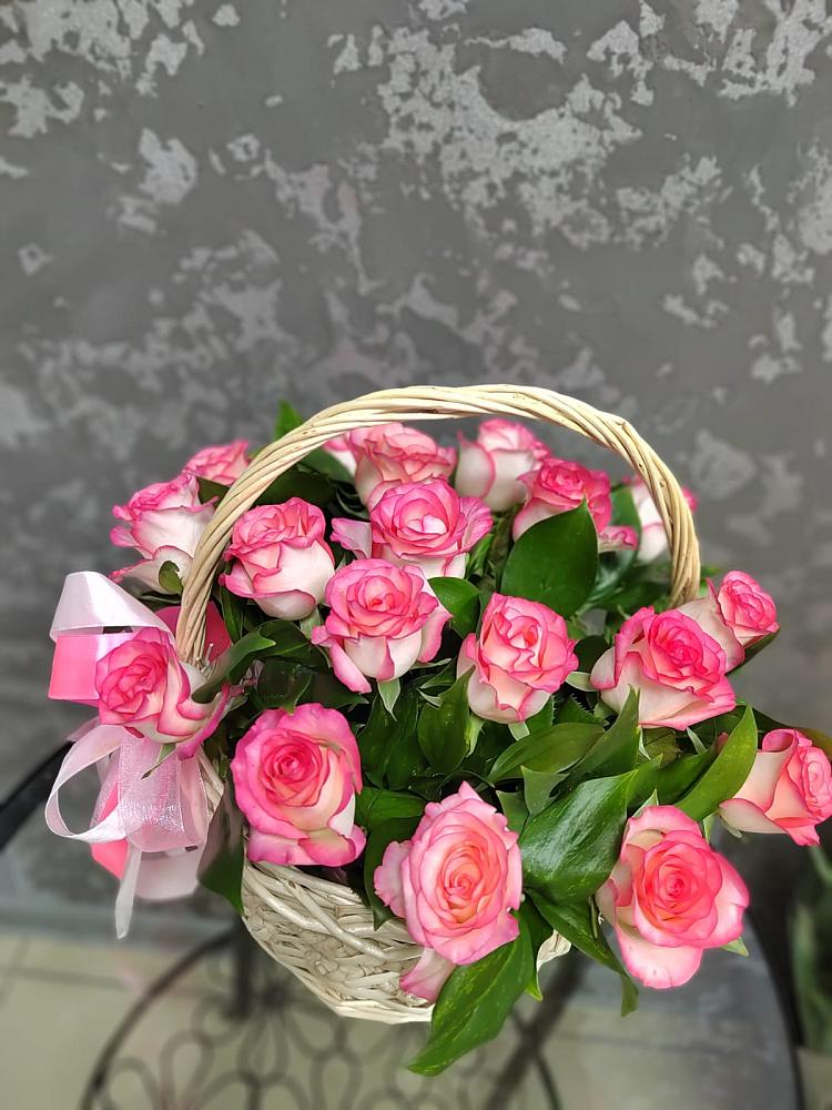 Композиция французская провинция в Крыловской Цветочная композиция из Розы в корзине в Крыловской