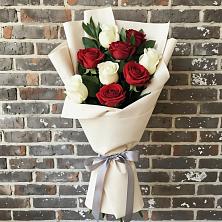 Букет красно-белые розы в Крыловской Букет цветов из:  Розы в Крыловской