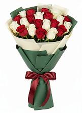 Микс из красных и белых роз в Крыловской Букет Микс из красных и белых роз в Крыловской