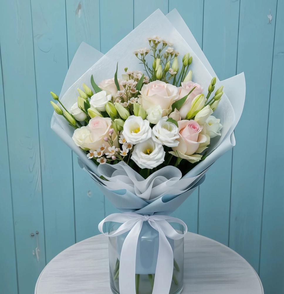 Букет цветов из: Розы и Лизиантусы в Крыловской