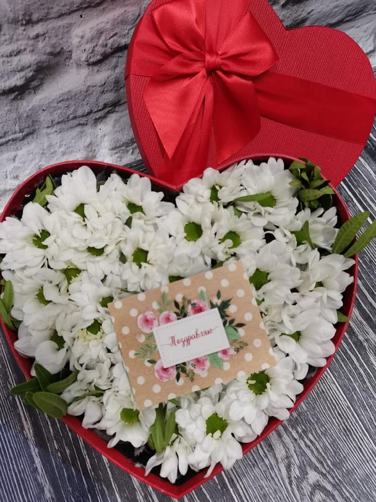 Композиция сплетение судьбы в Крыловской Цветочная композиция из Хризантемы в виде сердца в Крыловской