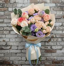 Букет Феерия в Крыловской Букет цветов из:  Розы, Лизиантусы и Гвоздики в Крыловской