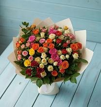Букет Микс из разноцветных кустовых роз в Крыловской