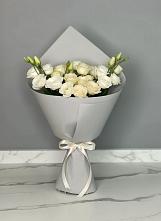 Букет цветов из:  Розы и Лизиантусы в Крыловской